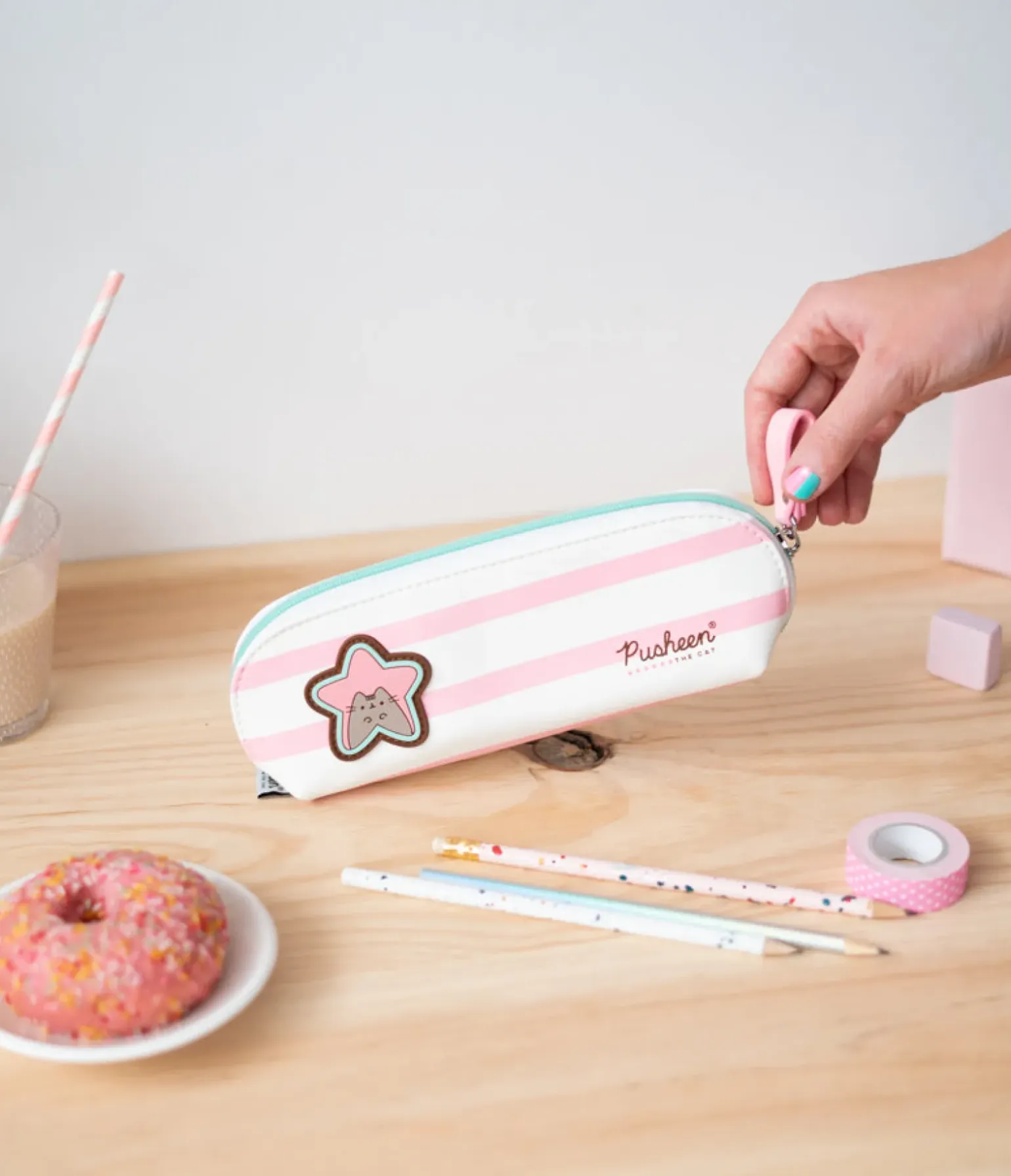 Estojo Pusheen Rose Collection